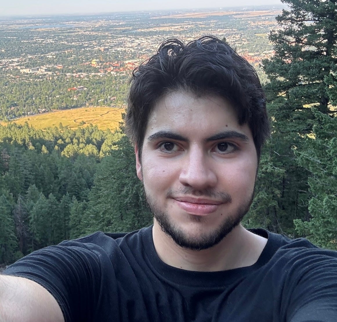 Headshot of Noah Villa